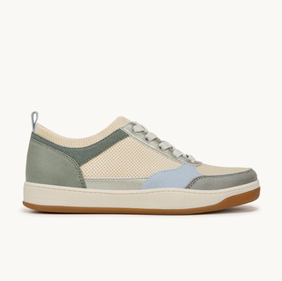Dynamic LifeStride shoe