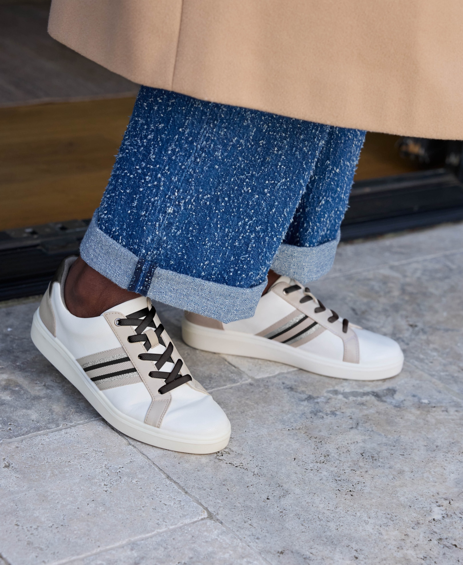happy friday lace up sneaker