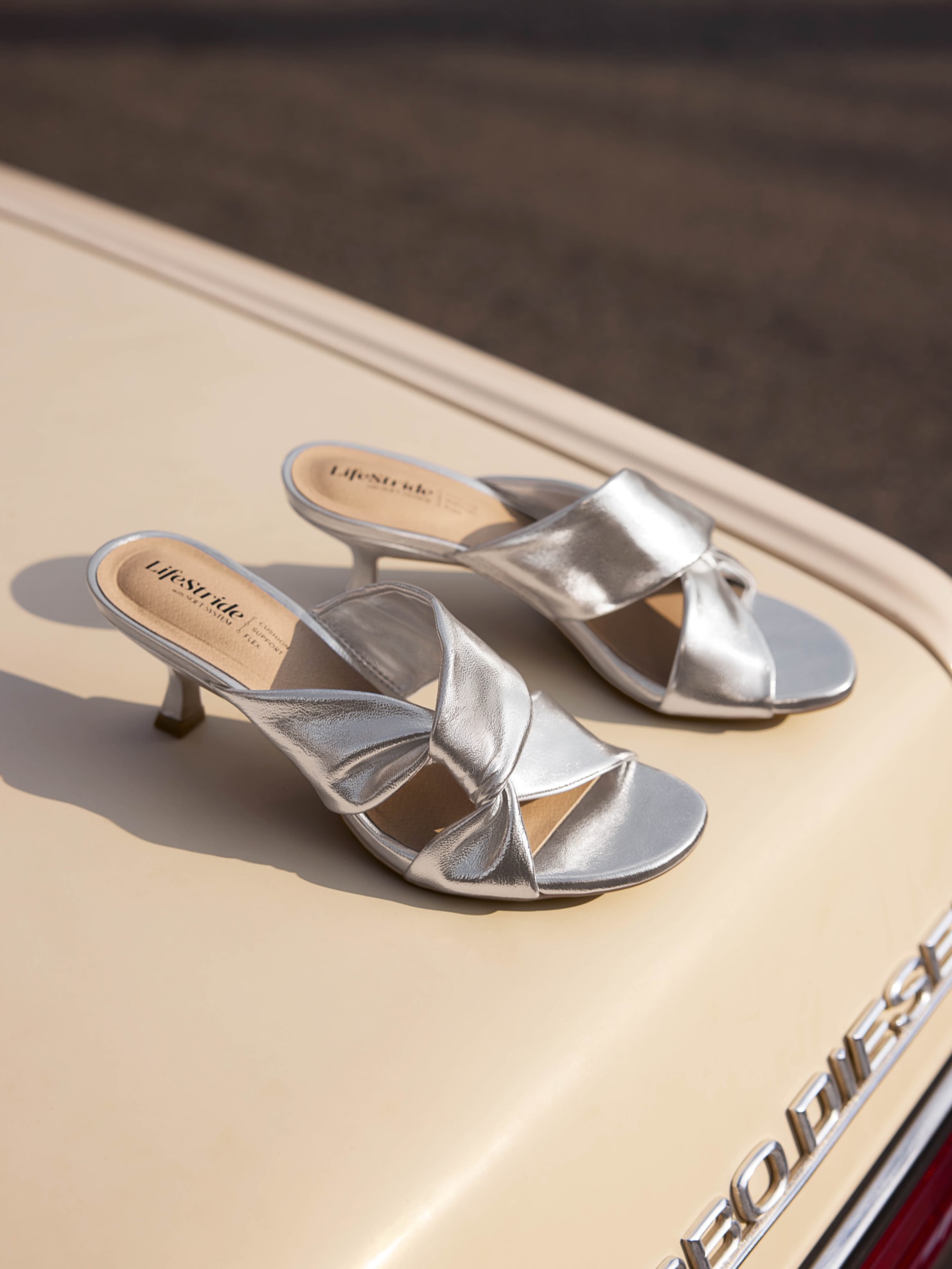 nori dress sandal