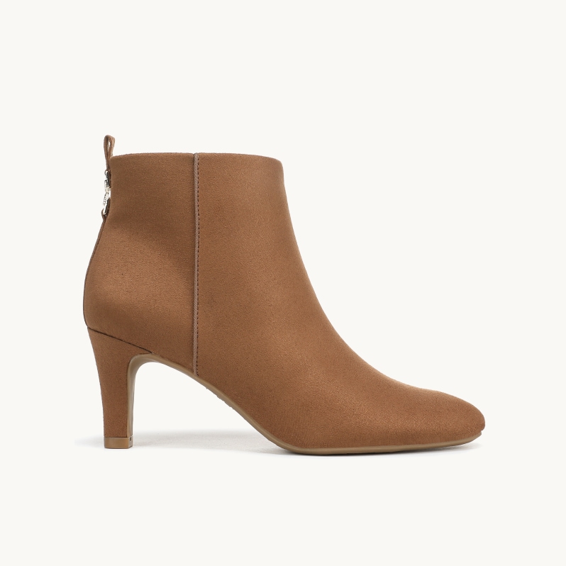 a taupe colored LifeStride boot