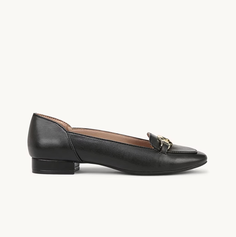 black Lifestride flat shoe