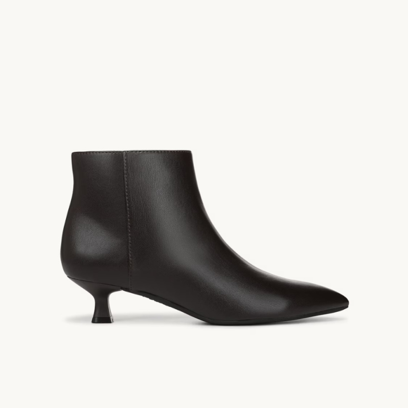 a black LifeStride bootie