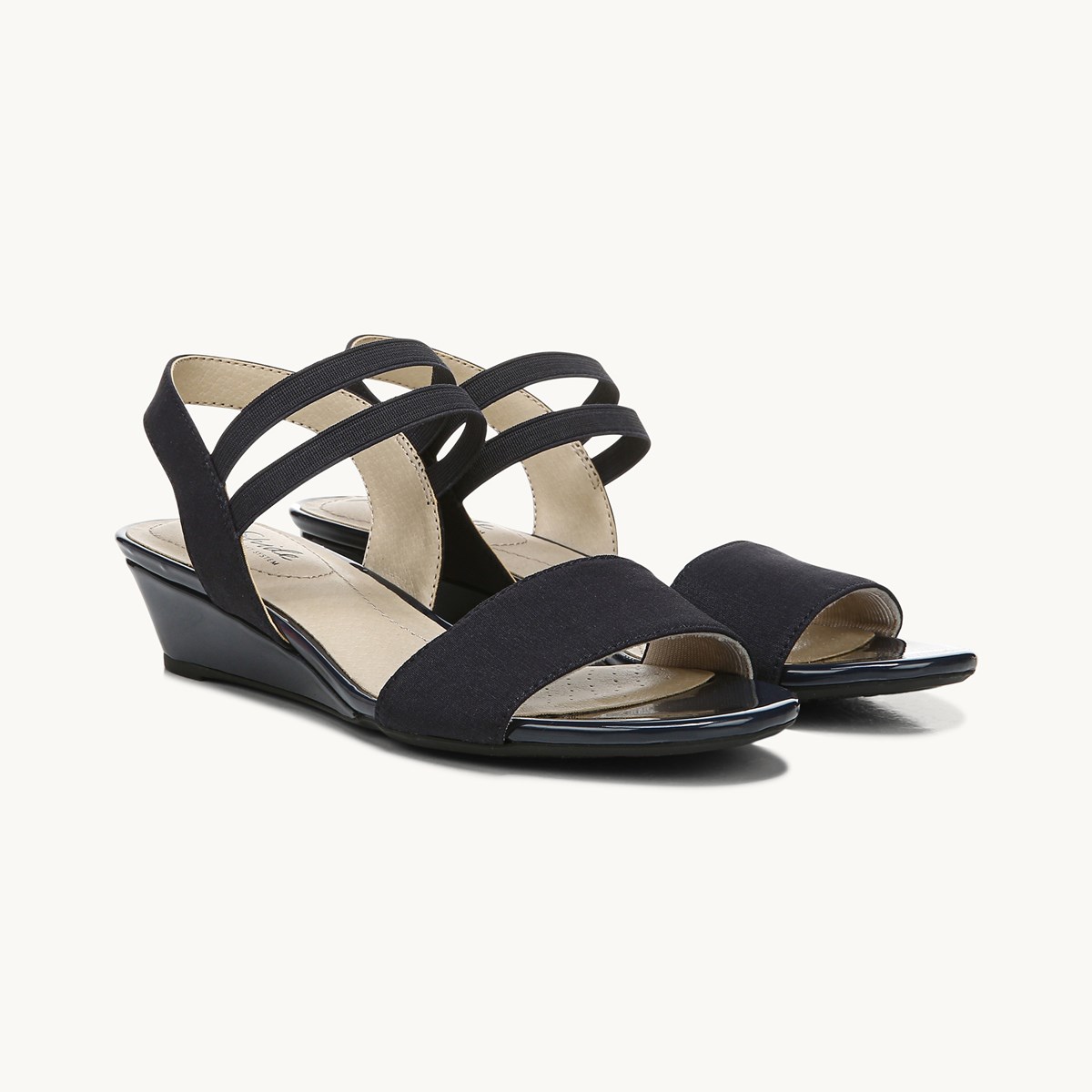 LifeStride Yolo Sandal in Navy Fabric 