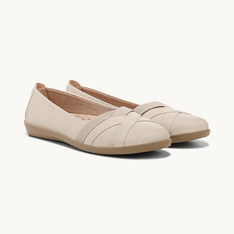 LifeStride Northern Flat Shoes (Almond Milk Synthetic) Suede 6.0 M