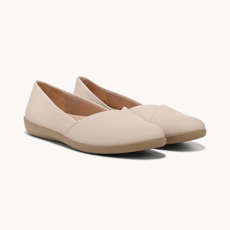 LifeStride Notorious Flat Shoes (Almond Fabric) Leather 9.0 M