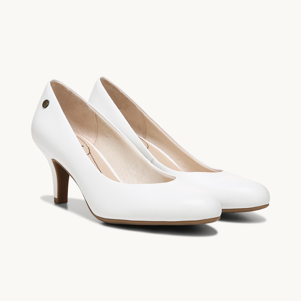 LifeStride Parigi Pump in White 