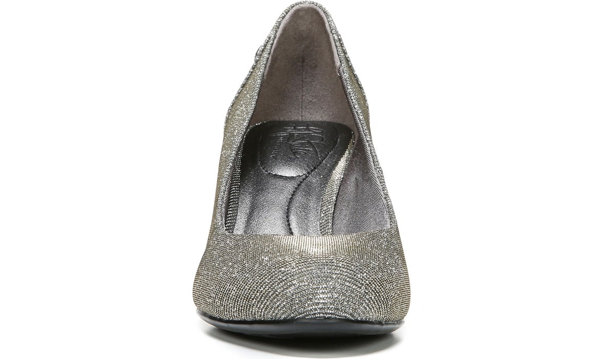 lifestride silver pumps