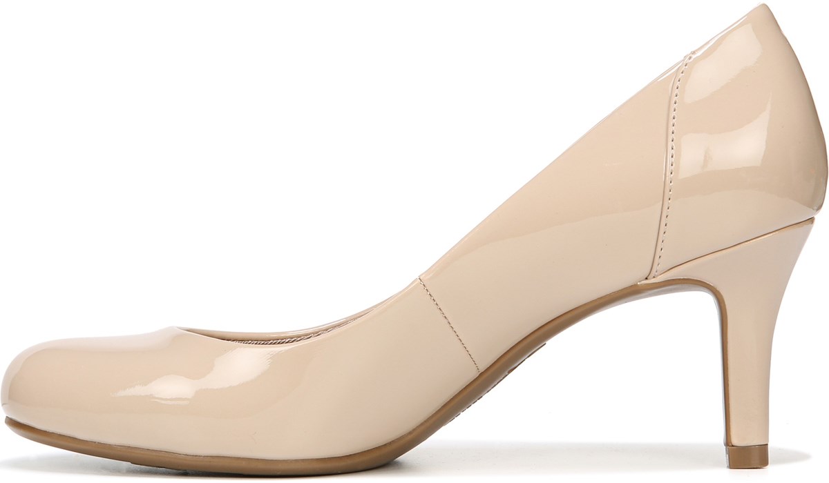 lifestride nude pumps