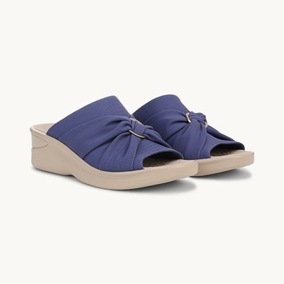 lilly❤︎‬ BCBGeneration Remani Vinyl Flower Ornament Slide Sandals
