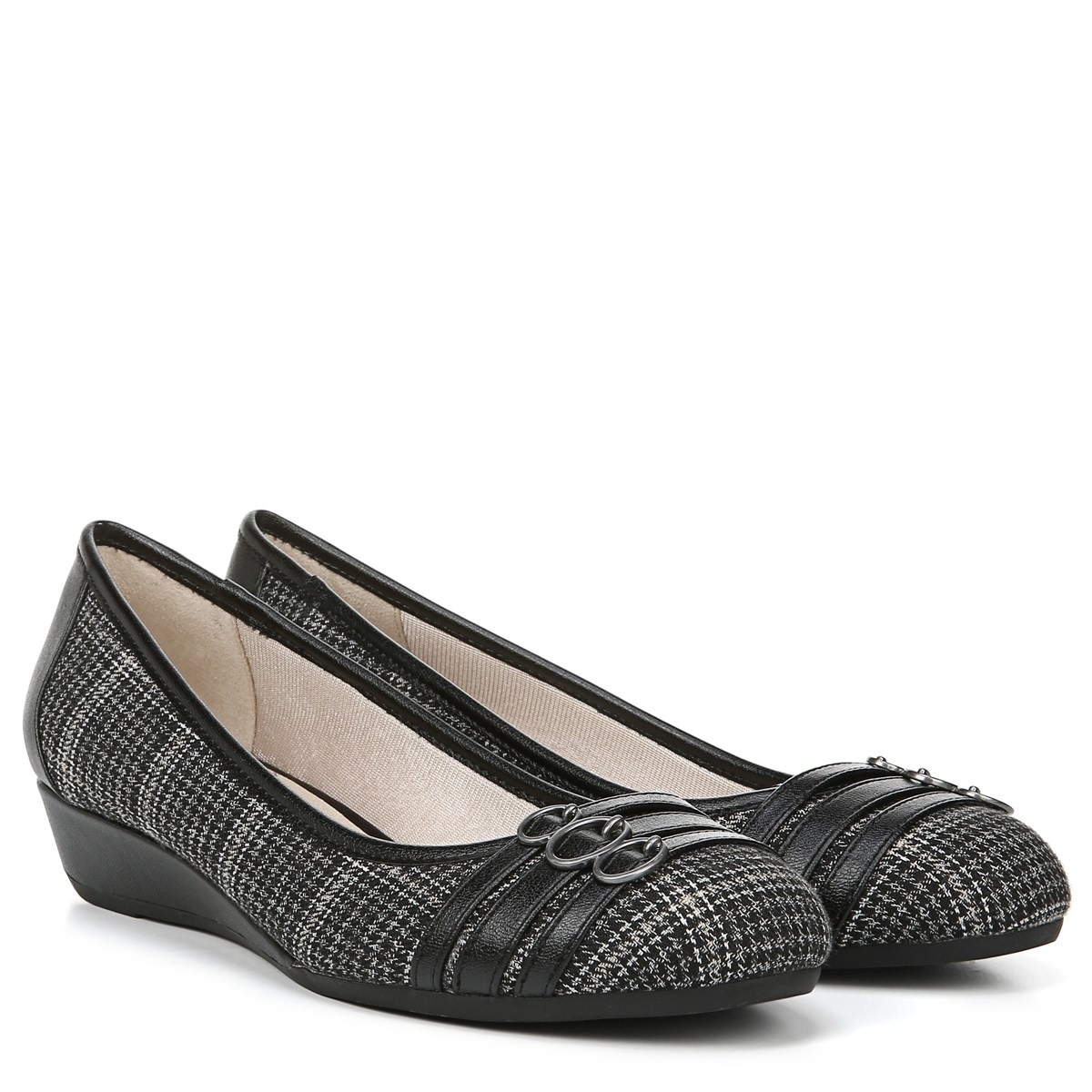 lifestride black wedges