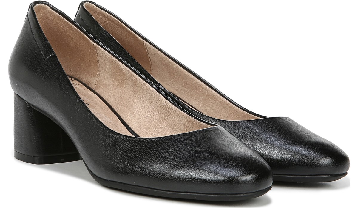 lifestride patent leather pumps