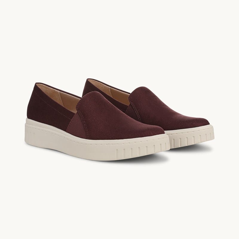 LifeStride Grandeur Slip On Shoes (Berry Wine Microsuede) Fabric 7.0 W