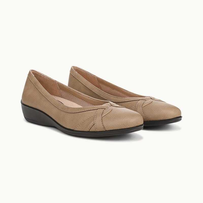 LifeStride Infinite Slip On Flat Shoes (Taupe Faux Leather) 5.0 M